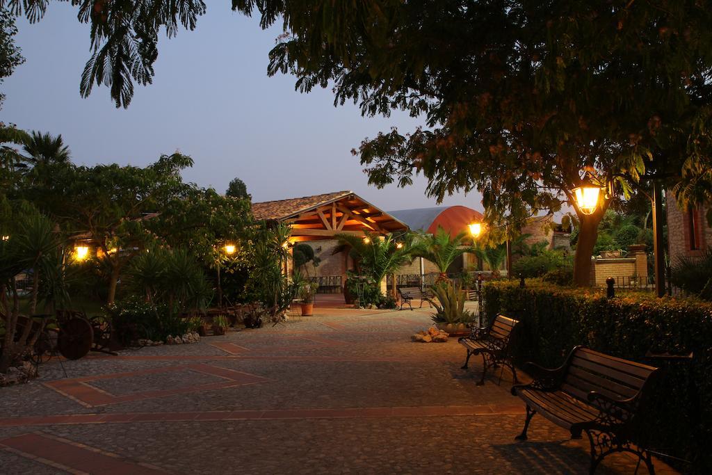 Agriturismo Posta Guevara Villa Castelluccio dei Sauri Buitenkant foto